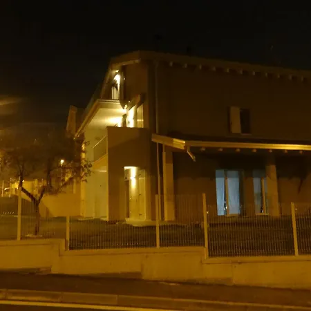 Nuovo Laghetto Del Frassino Penzion *